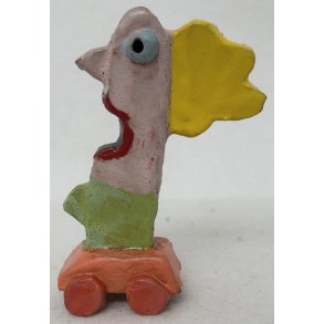Bilist no. 36 med gult h�r, skulptur, H. 11 cm