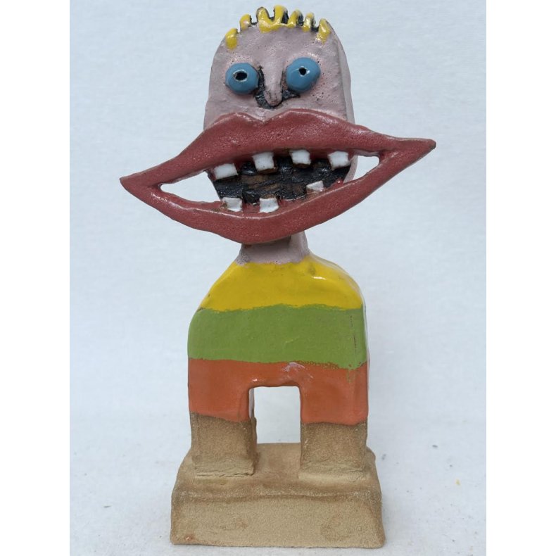 Grinedreng med gult h�r, skulptur, ca. 22 cm
