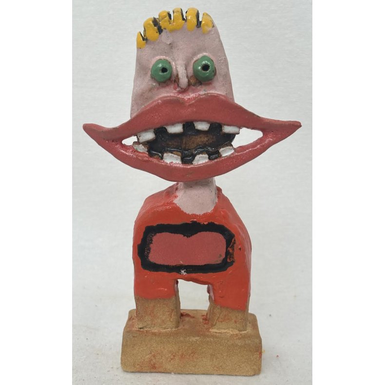 Grinedreng med gult h�r, skulptur, ca. 22 cm