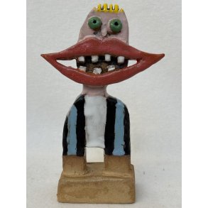 Grinedreng med hvid tr�je, skulptur, ca. 21 cm