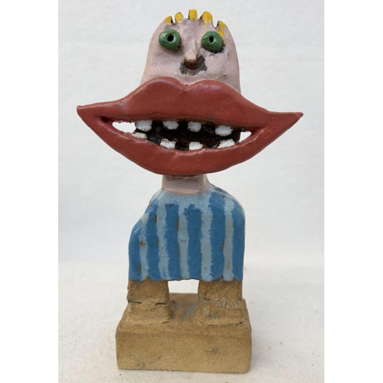 Grinedreng med striber, skulptur, ca. 22 cm