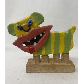 Gr�n stribet hund, skulptur, ca. 15x16 cm