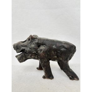 HUND, original stent�js skulptur fra GRAVPLADS TIL GADENS FOLK, ca. 12x17 cm