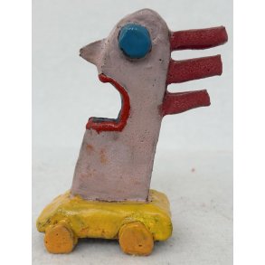 Bilist i gul bil, skulptur, H. 11 cm