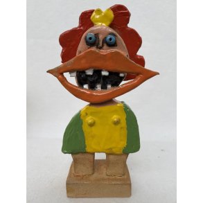 Grinepige med rdt hr, skulptur, H.22 cm