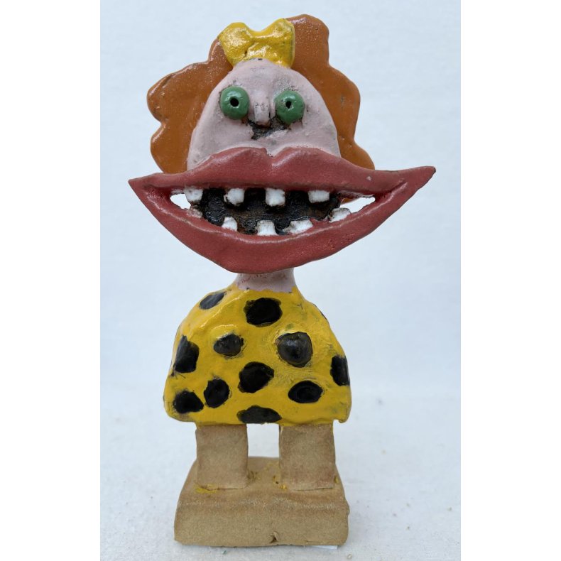 Grinepige med sorte prikker, skulptur, ca. 22 cm