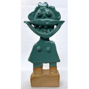 Grinepige, skulptur, petroleumsbl, H. ca. 17 cm