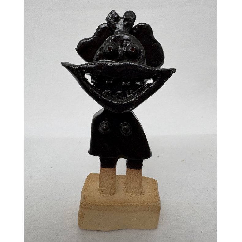 Sort grinepige, skulptur, ca. H.15 cm